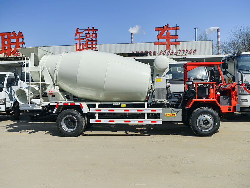 4方矿用搅拌车