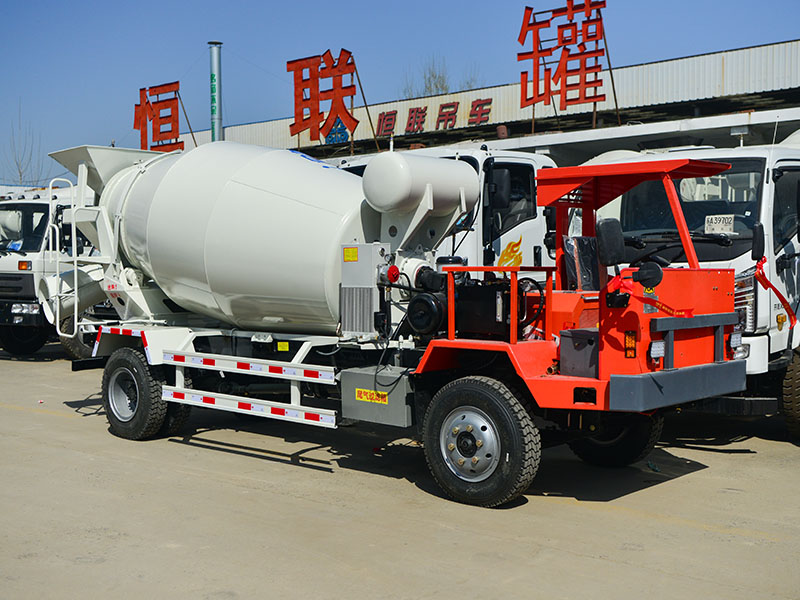 5方矿用搅拌车